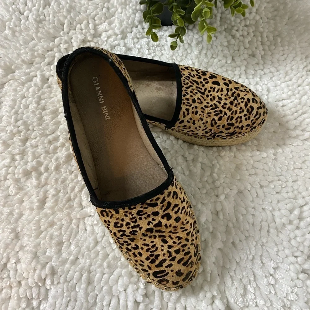 Gianni Bini Leopard Print Calf Hair Espadrilles Slip On Platforms Women’s size 8
